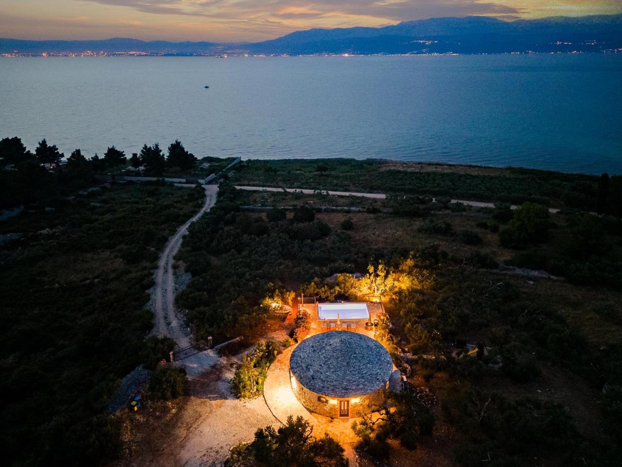 Island Getaway - Heritage House Mirce Exteriör bild